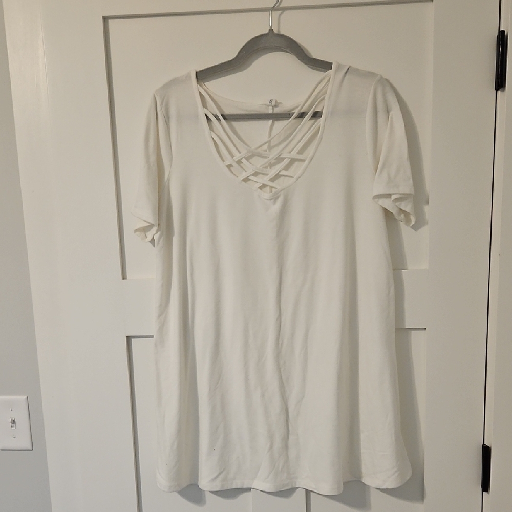 Zenana Outfitters White V-Neck Top